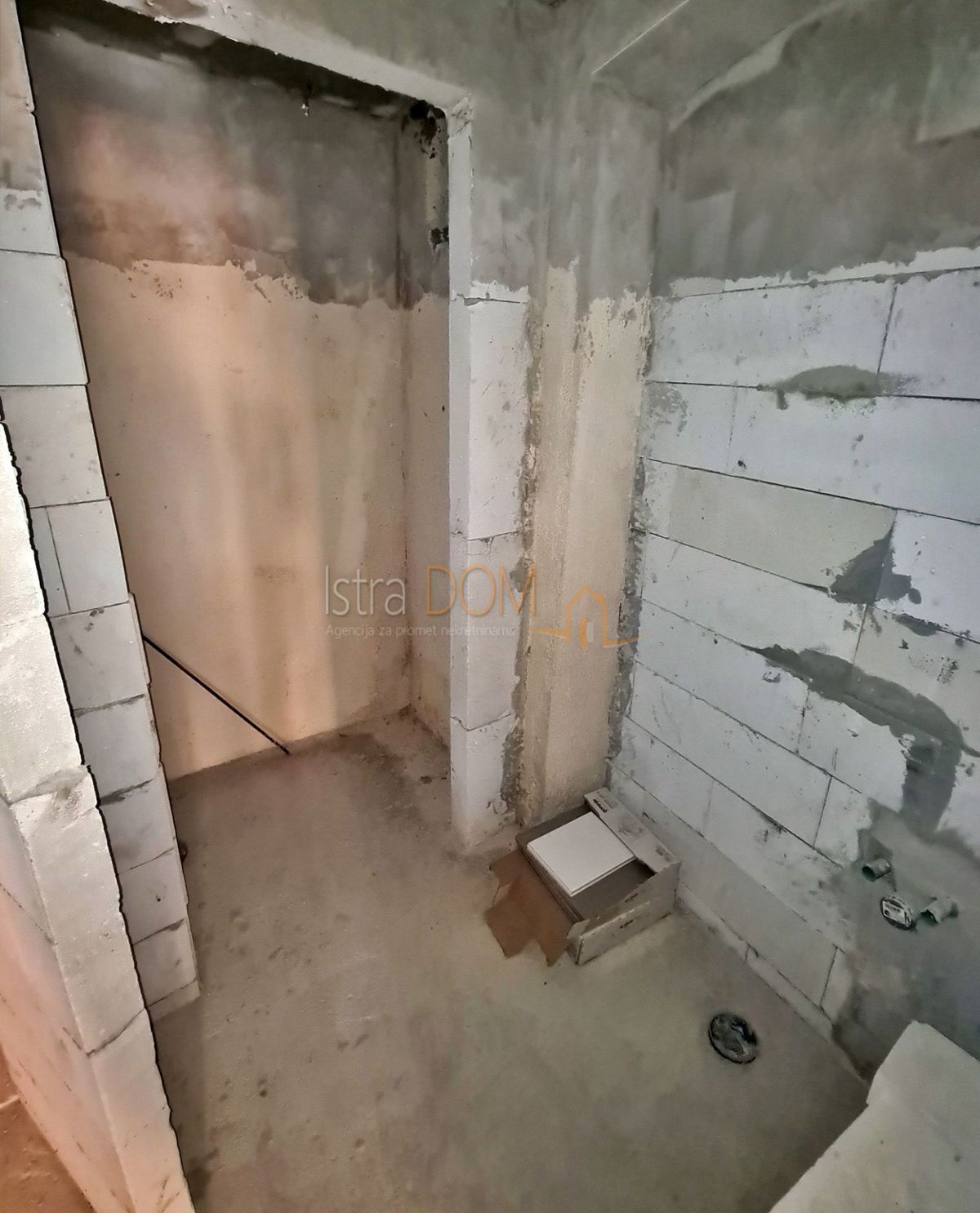 Commerciale Fažana, 34m2