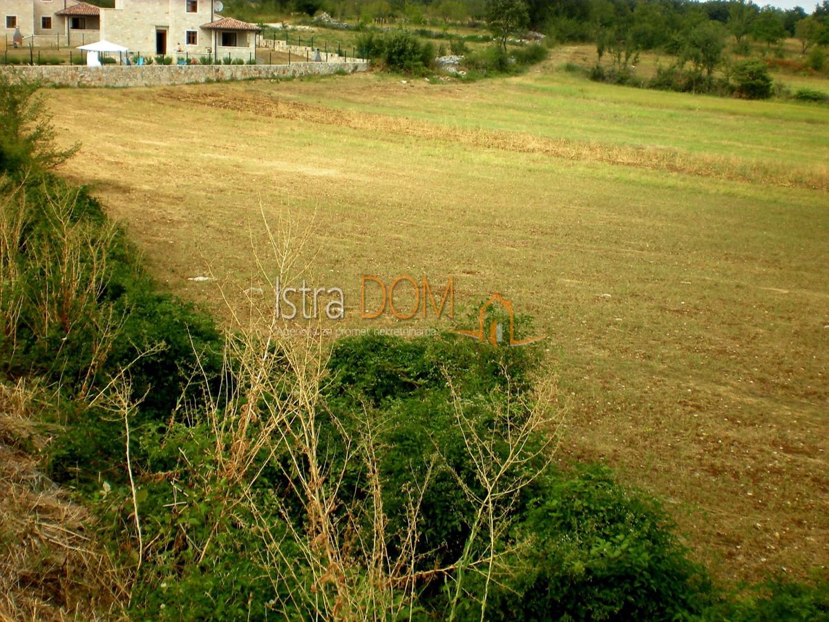 Terreno Mrgani, Kanfanar, 2.172m2