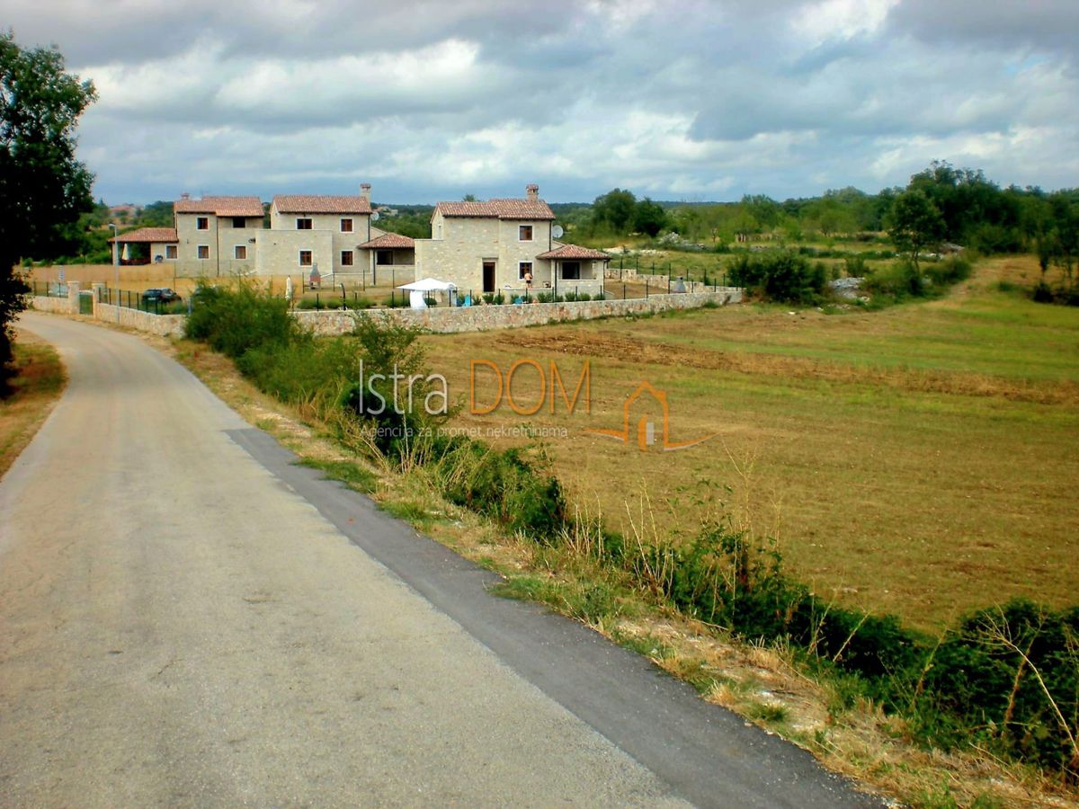 Terreno Mrgani, Kanfanar, 2.172m2