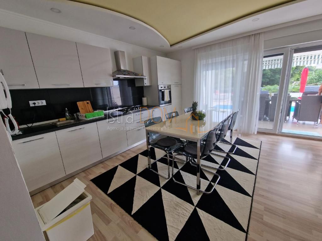 Casa Krnica, Marčana, 170m2