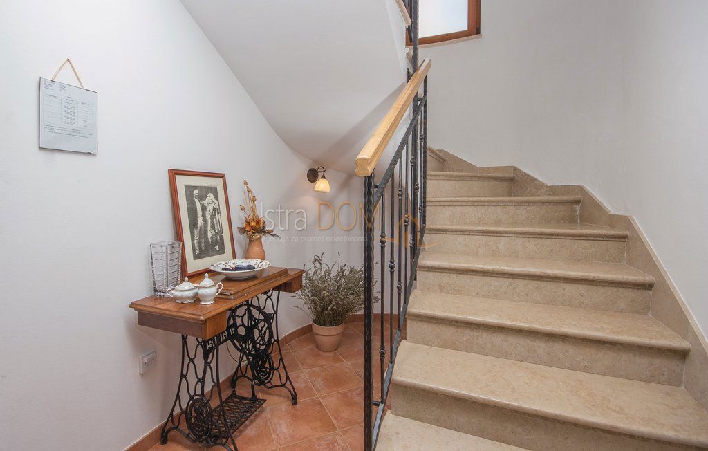 Casa Divšići, Marčana, 170m2