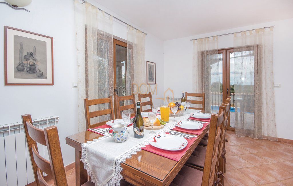 Casa Divšići, Marčana, 170m2