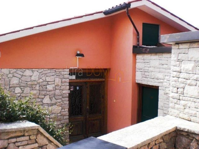 Casa Trget, Raša, 120m2