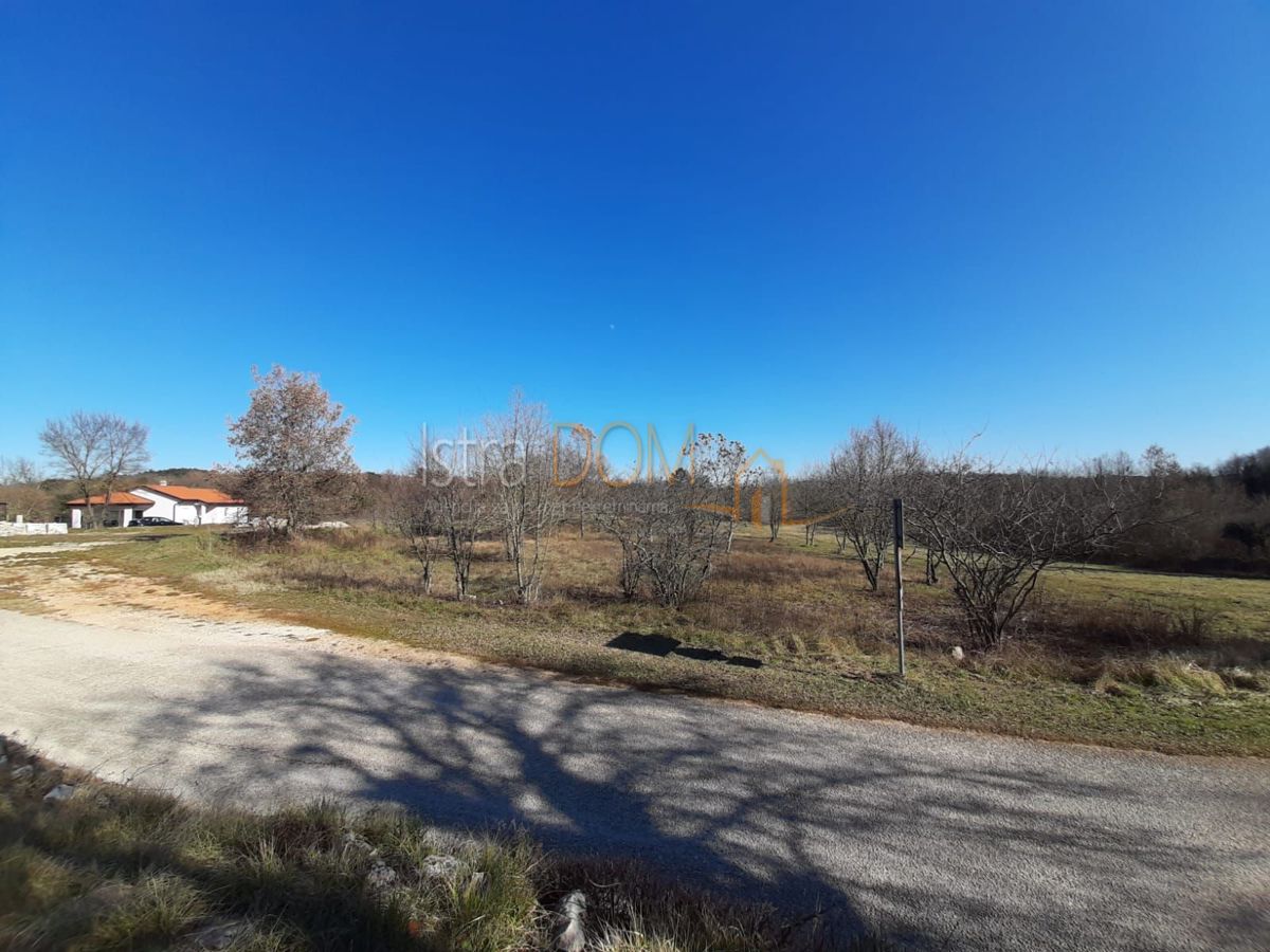 Terreno Grožnjan, 8.338m2