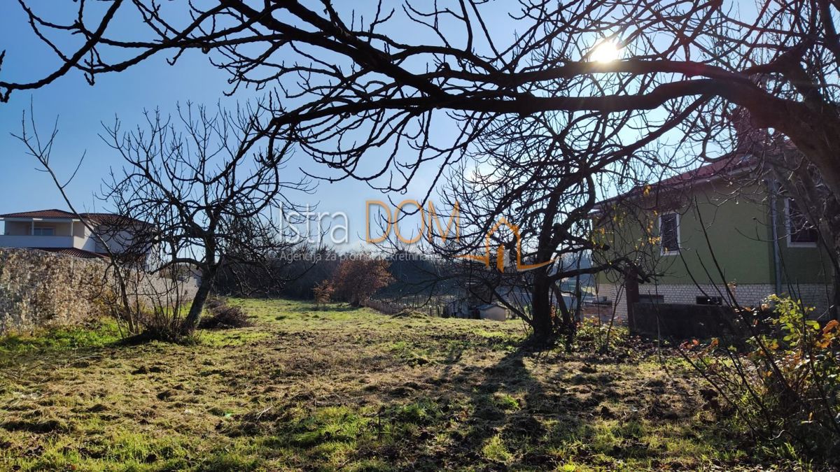 Terreno Barban, 1.329m2