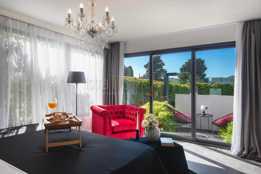 * BOUTIQUE DI LUSSO HOTEL CHEVALIER – MEDULINO *