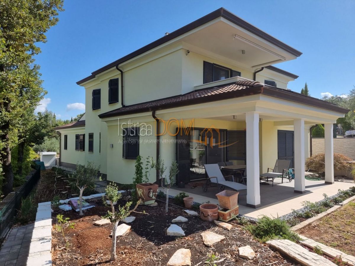 Casa Rovinjsko Selo, Rovinj, 390m2