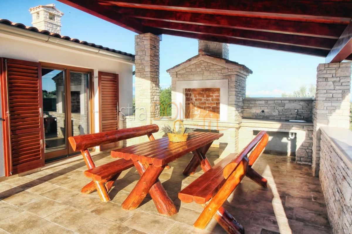 Casa Peruški, Marčana, 100m2