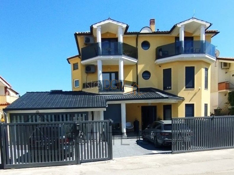 Casa Pješčana Uvala, Medulin, 500m2