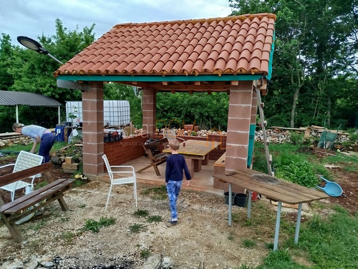 Terreno Domijanići, Žminj, 1.351m2