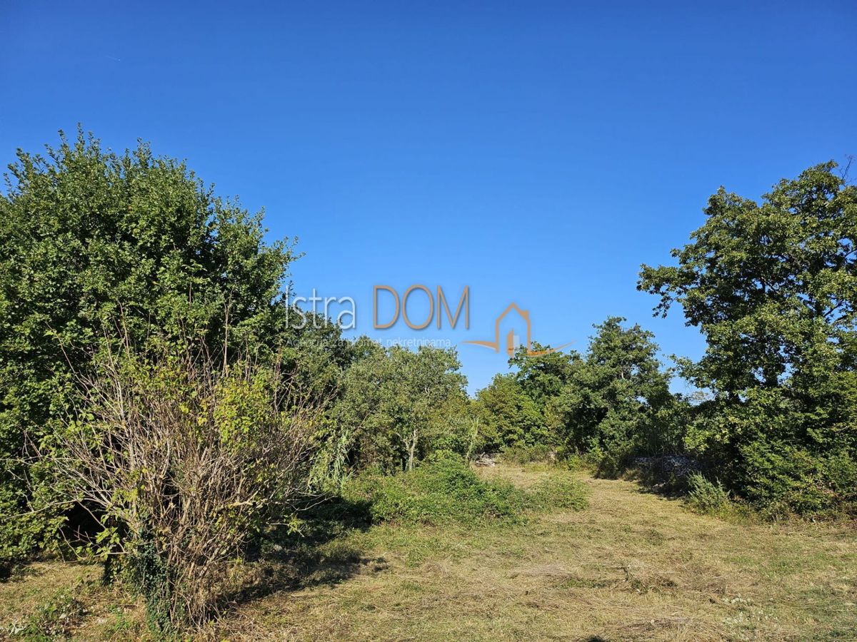 Terreno Mali Vareški, Marčana, 915m2