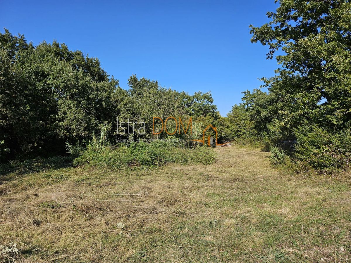 Terreno Mali Vareški, Marčana, 915m2