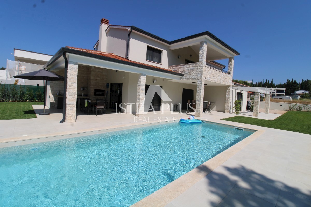 Villa di lusso con piscina, a 2 km dal mare - Parenzo