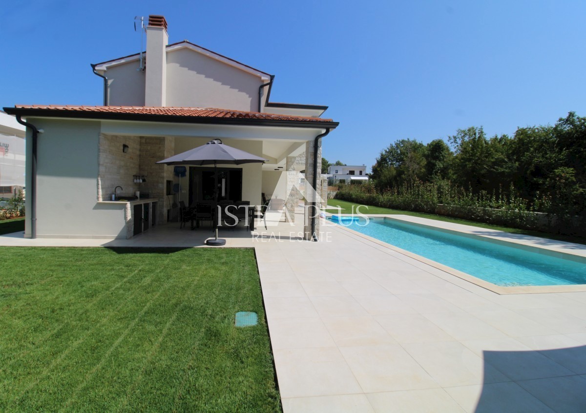 Villa di lusso con piscina, a 2 km dal mare - Parenzo