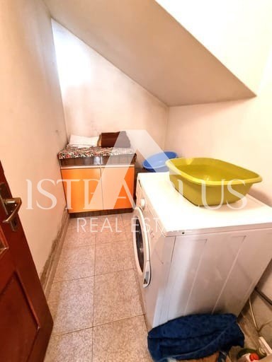 Casa in pietra con tre unità abitative e vista mare
