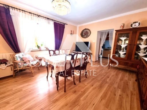 Casa in pietra con tre unità abitative e vista mare