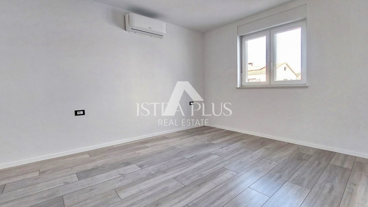 Istria, Parenzo - nuovo appartamento di 65 m2 al 1° piano in zona
