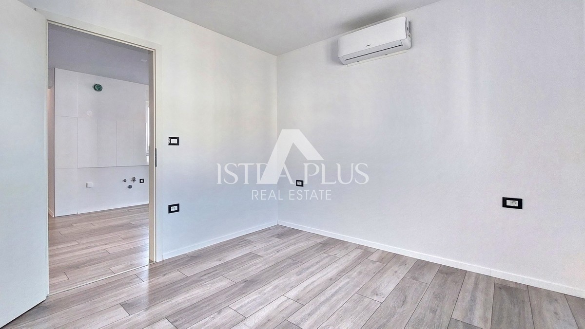 Istria, Parenzo - nuovo appartamento di 65 m2 al 1° piano in zona