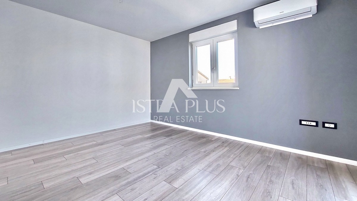Istria, Parenzo - nuovo appartamento di 65 m2 al 1° piano in zona