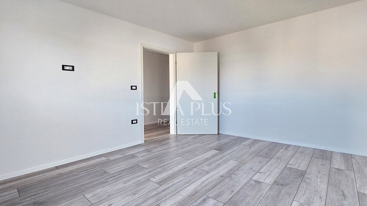 Istria, Parenzo - nuovo appartamento di 65 m2 al 1° piano in zona