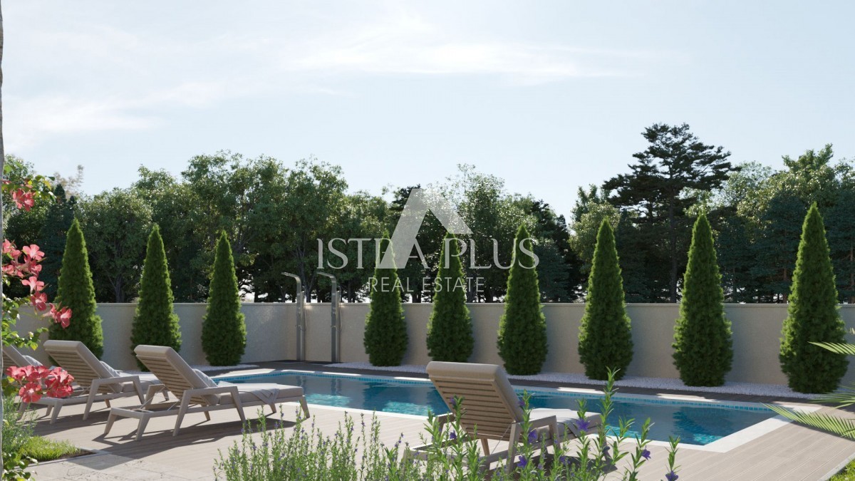 Istria, zona Parenzo, bella casa in pietra ristrutturata con giardino e piscina