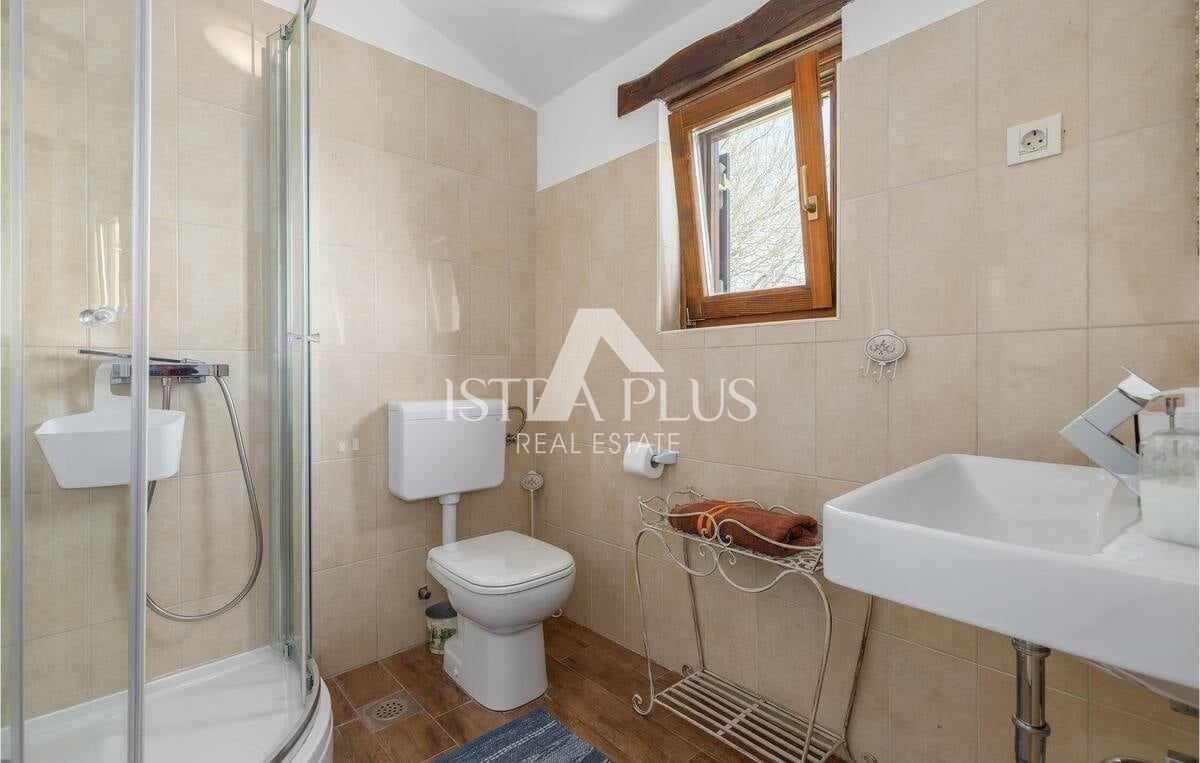 Parenzo, dintorni, Casa con piscina in una bellissima posizione