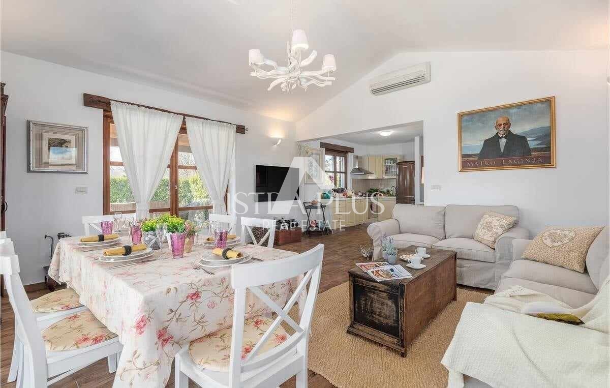 Parenzo, dintorni, Casa con piscina in una bellissima posizione