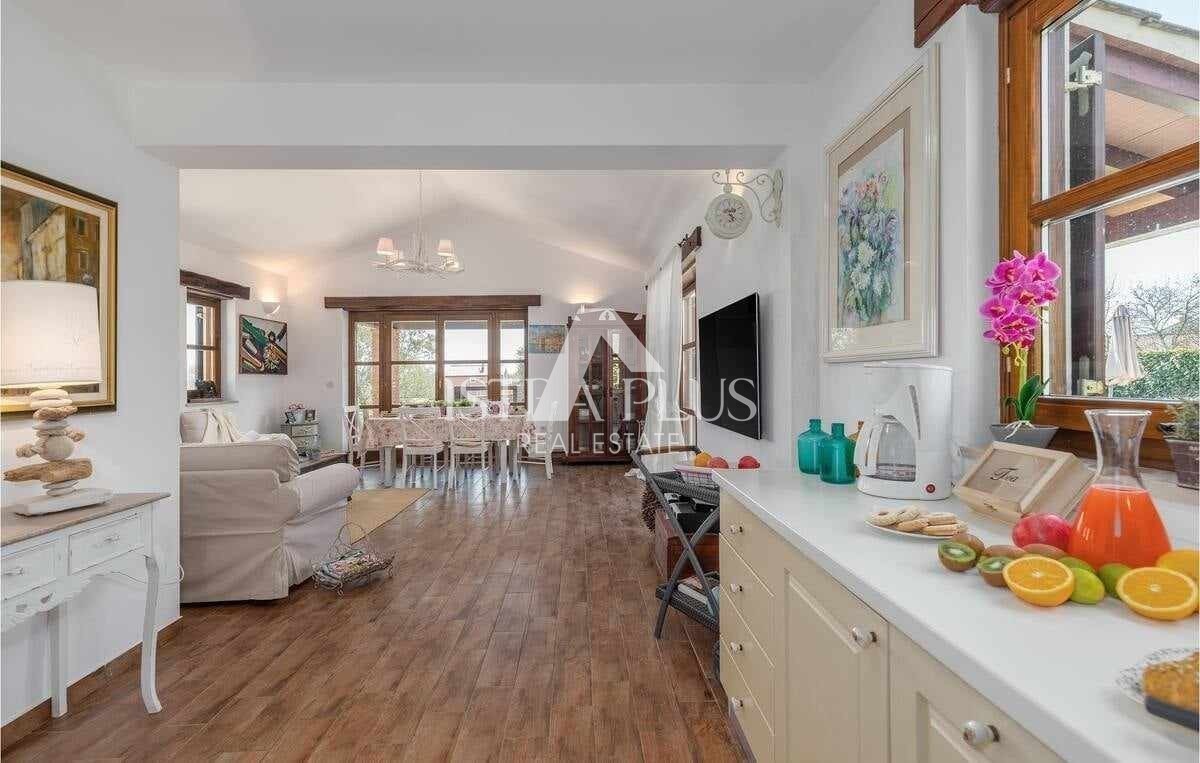 Parenzo, dintorni, Casa con piscina in una bellissima posizione