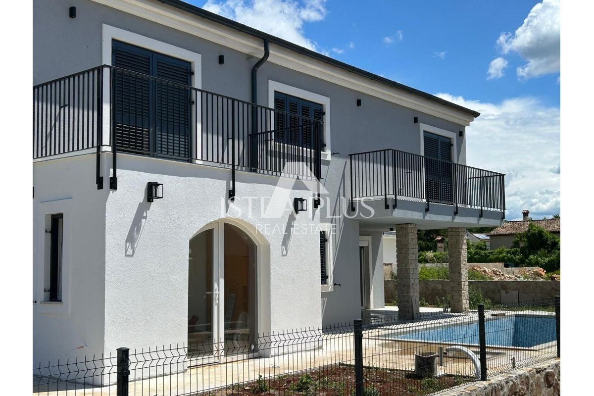 Istria, zona Parenzo, Villa con piscina e vista mare!