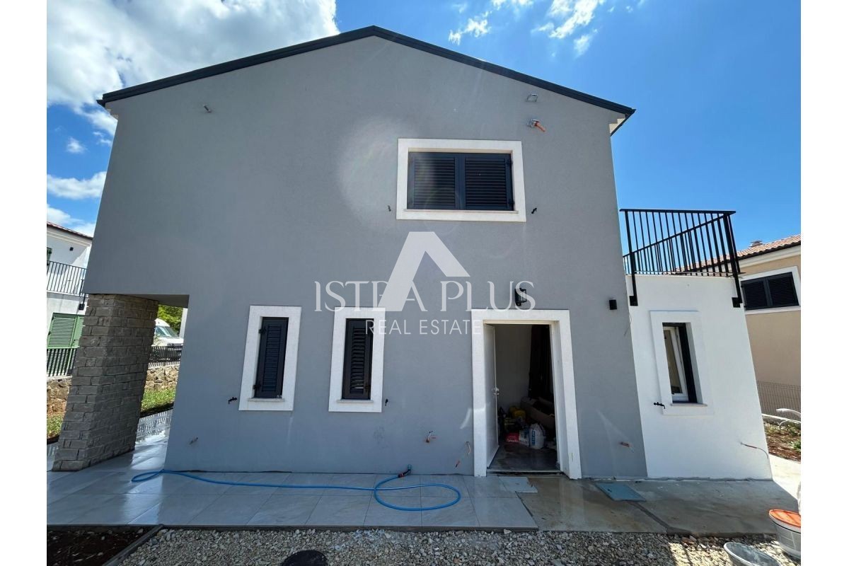 Istria, zona Parenzo, Villa con piscina e vista mare!