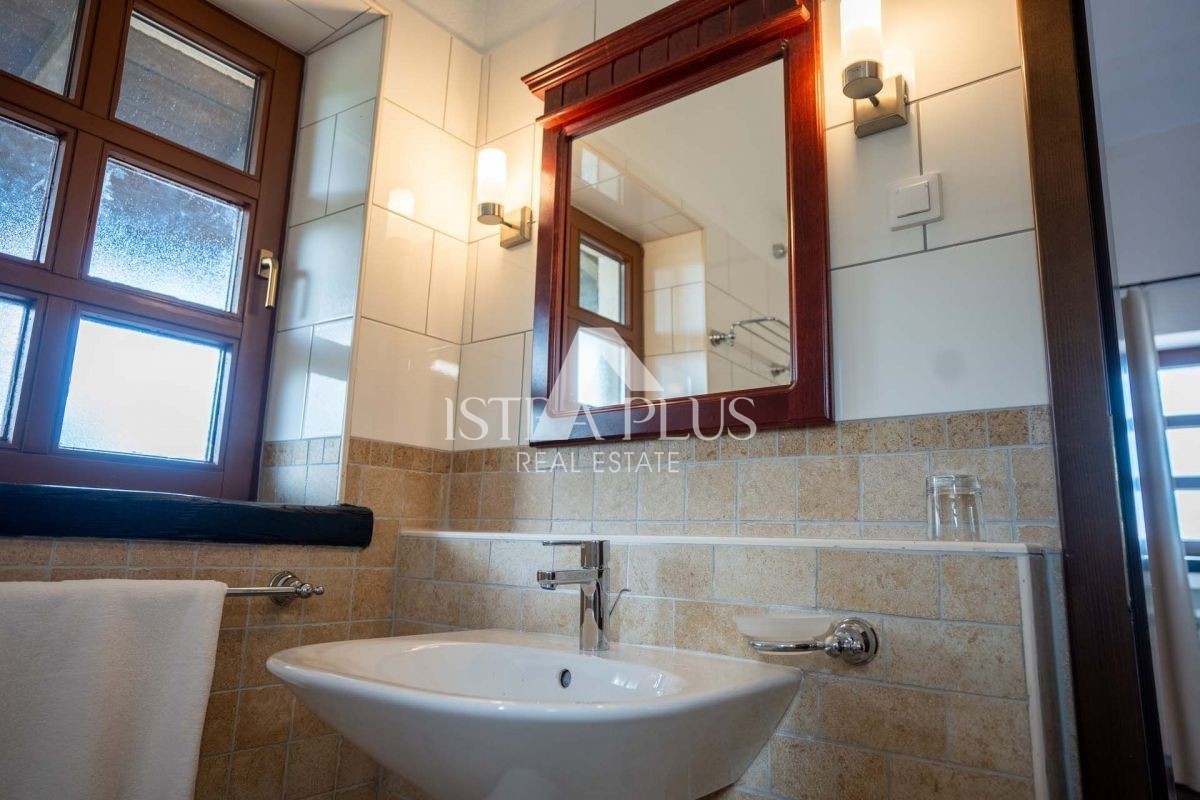 Istria, Sveti Lovreč - Villa rustica con piscina e splendido giardino