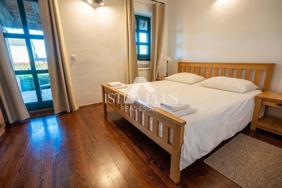 Istria, Sveti Lovreč - Villa rustica con piscina e splendido giardino