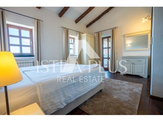 Villa in pietra con pisina , Istria vicino Parenzo