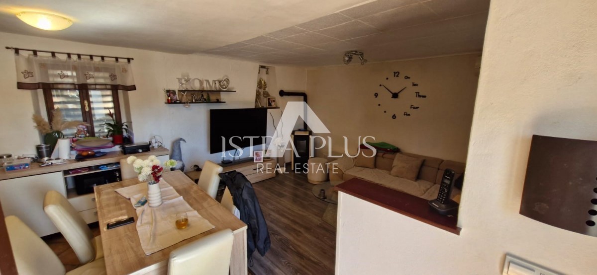 Casa familiare con due appartamenti separati vicino a Parenzo