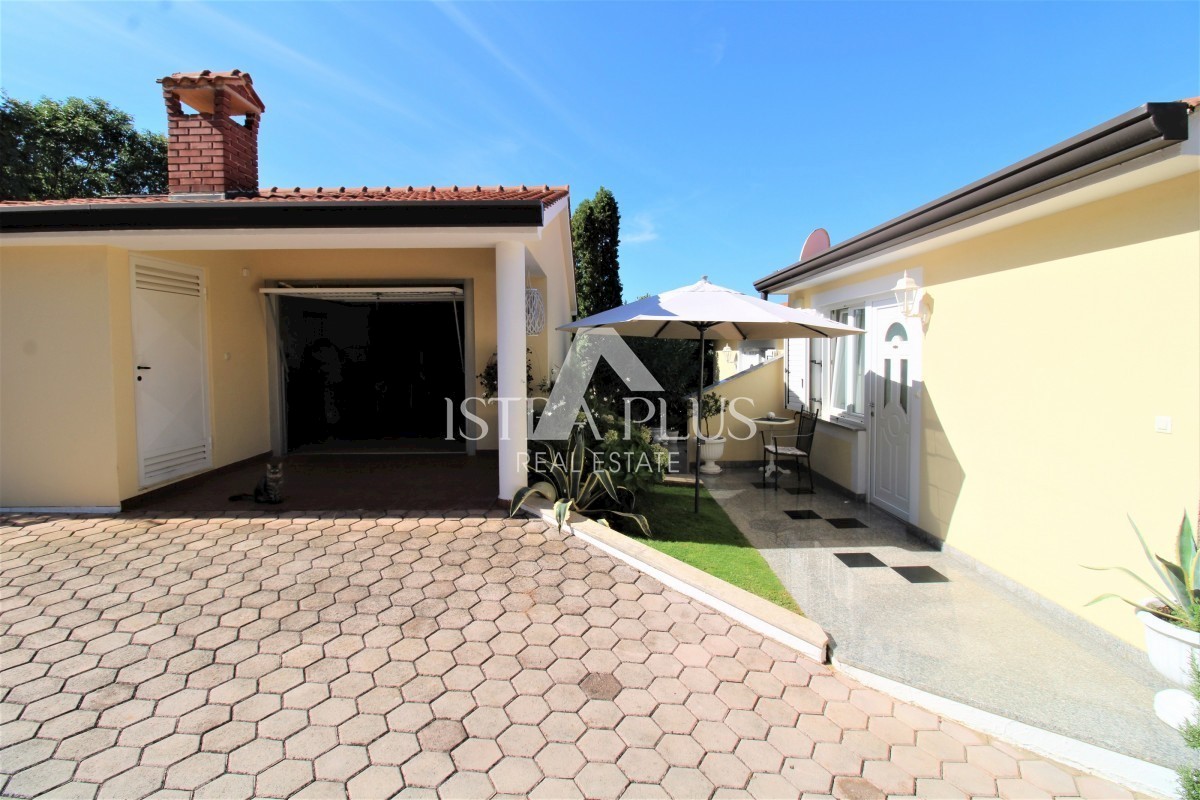 Bellissimo complesso - villa, guest house e garage - vista mare