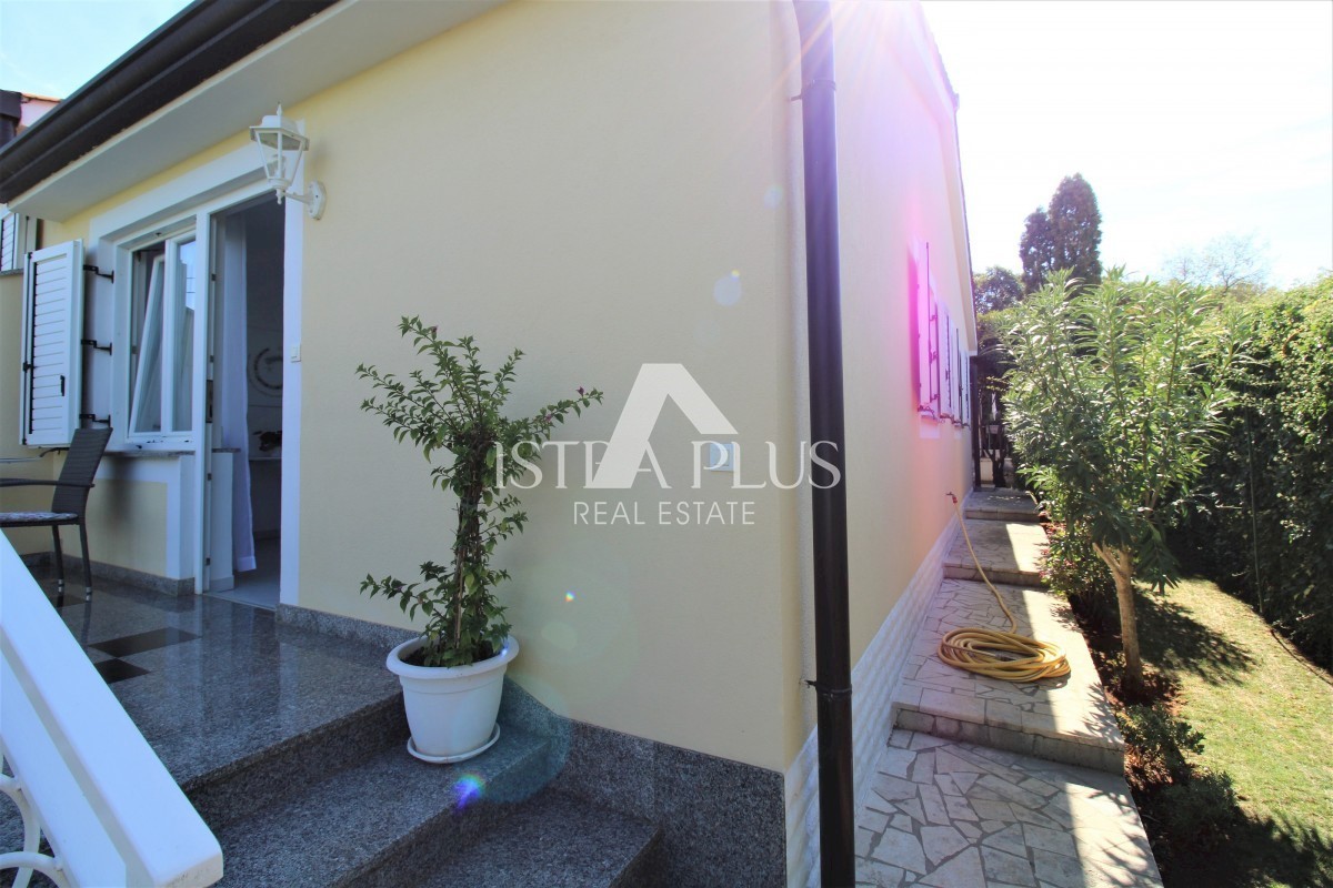 Bellissimo complesso - villa, guest house e garage - vista mare