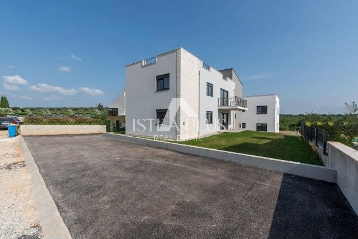 Appartamento in nuova costruzione, 1° piano con terrazza panoramica, a 1 km dal mare