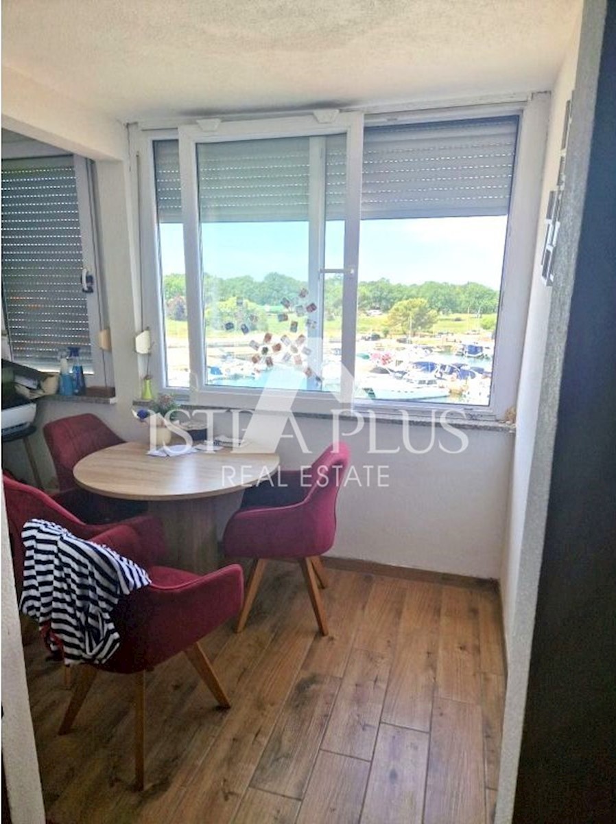 Appartamento prima fila al mare, vista sul mare aperto, Červar Porat