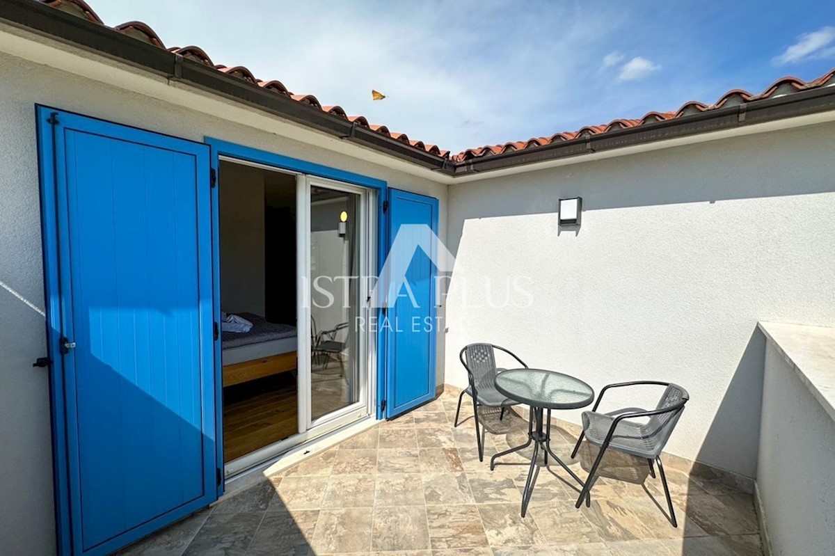 Una villa con piscina in una posizione tranquilla e riservata