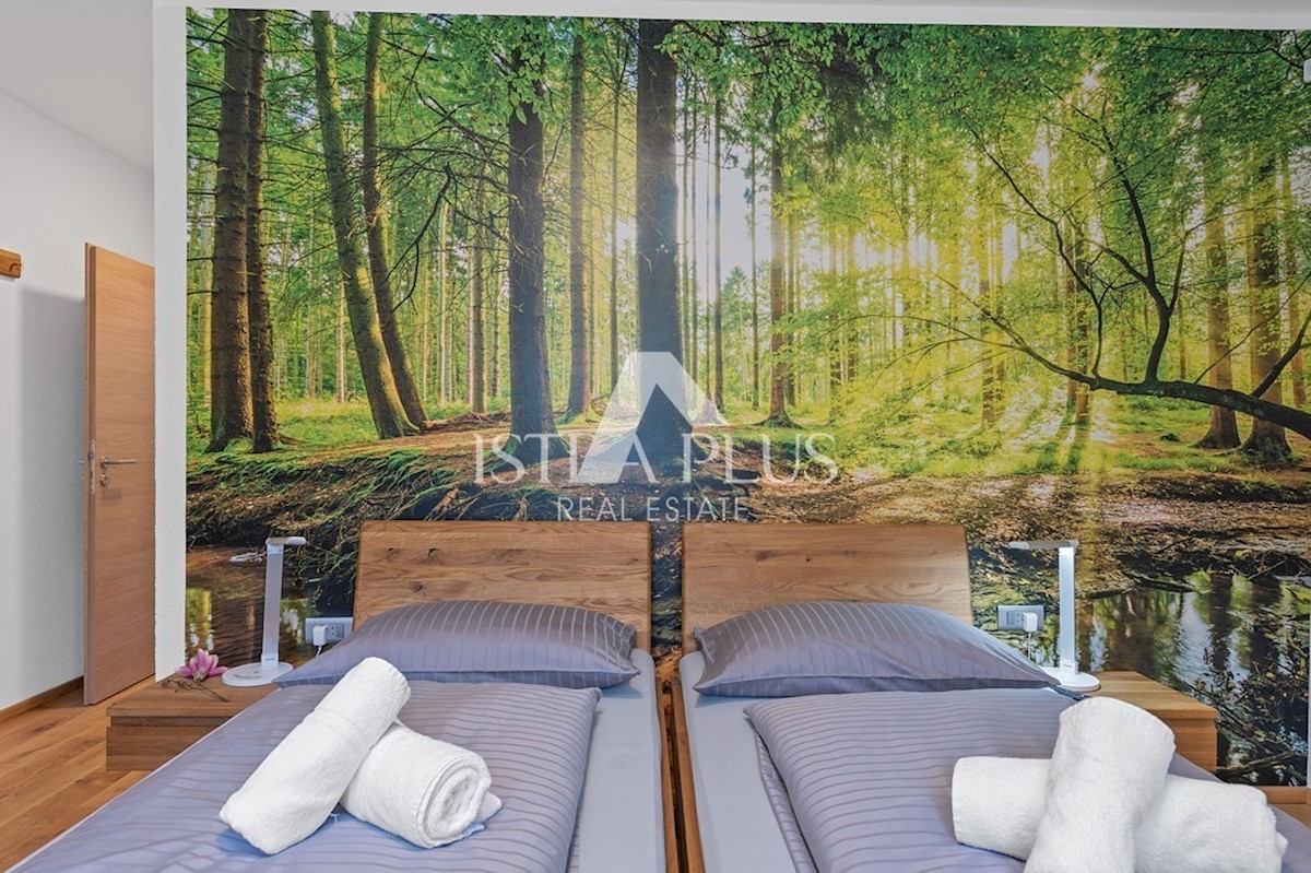 Una villa con piscina in una posizione tranquilla e riservata
