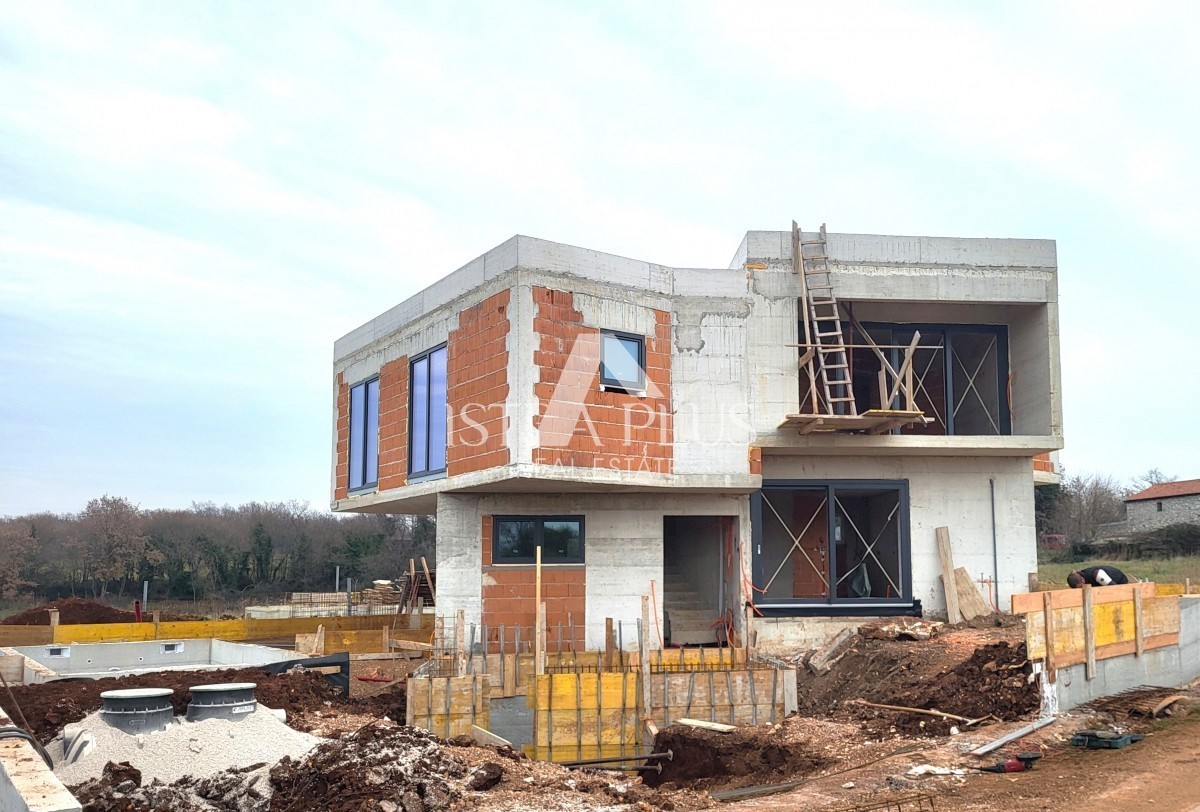 Villa moderna, accogliente e spaziosa con piscina a 8 km dal mare