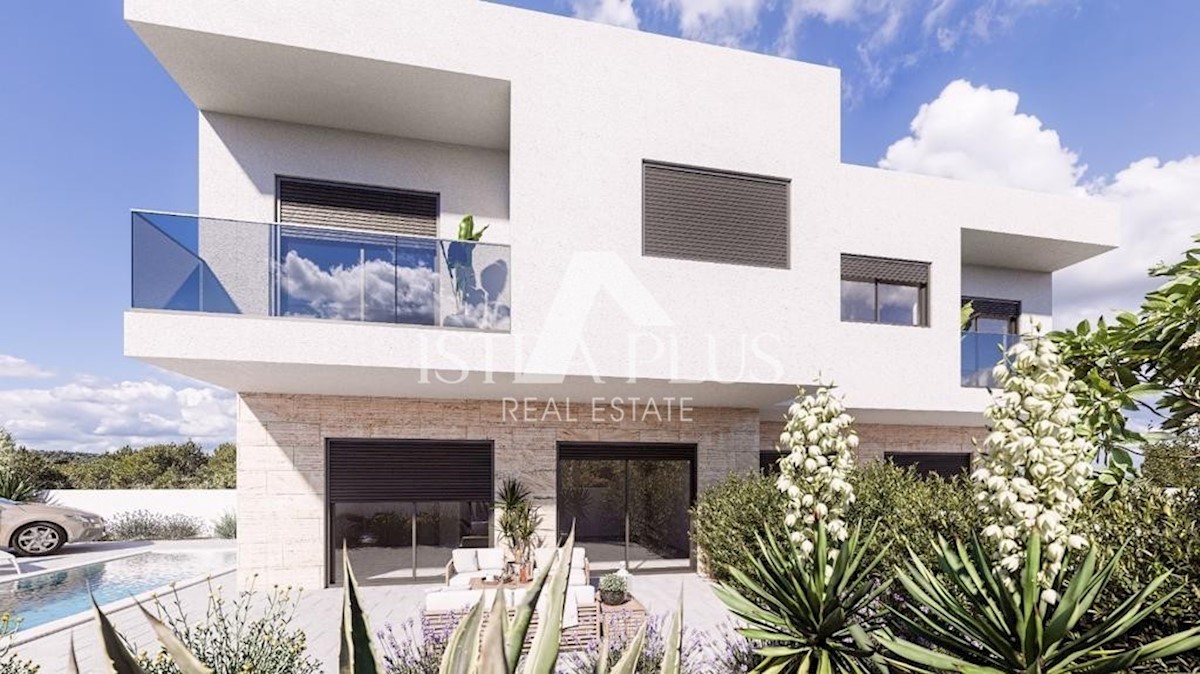 Casa bifamiliare con piscina, jacuzzi e vista mare