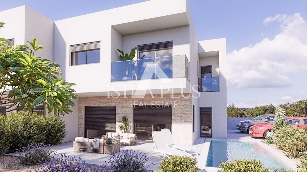 Casa bifamiliare con piscina, jacuzzi e vista mare