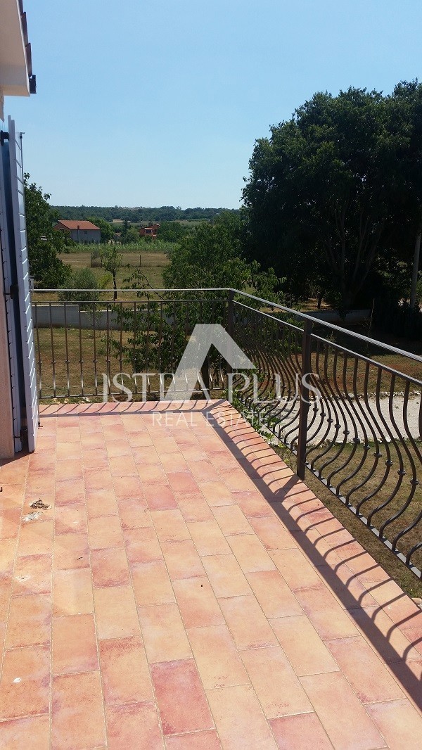 Istria, Parenzo - Bella casa indipendente con due appartamenti e un grande e bellissimo terreno