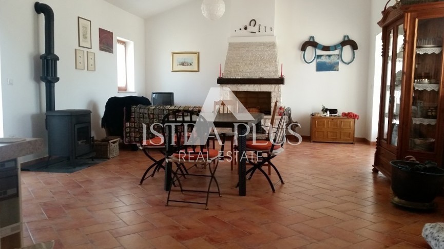 Istria, Parenzo - Bella casa indipendente con due appartamenti e un grande e bellissimo terreno