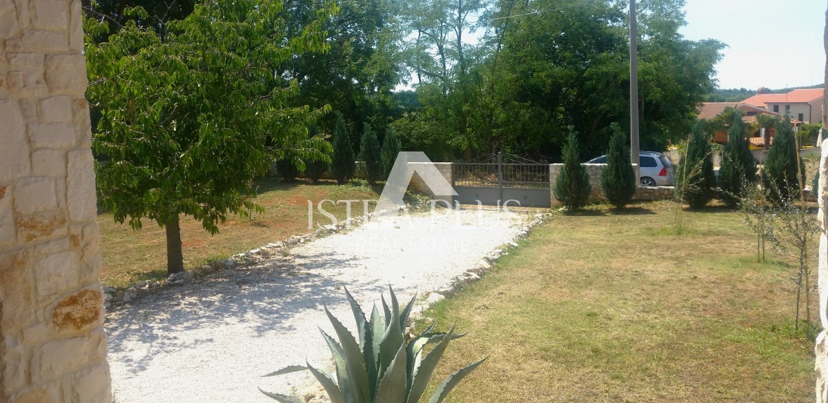 Istria, Parenzo - Bella casa indipendente con due appartamenti e un grande e bellissimo terreno