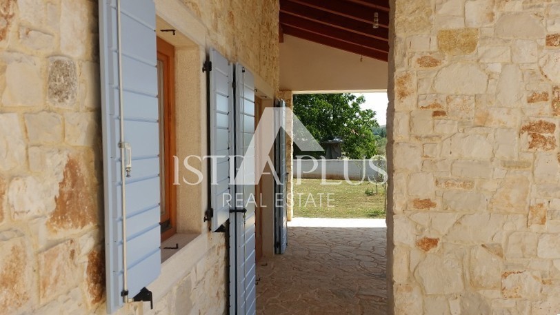 Istria, Parenzo - Bella casa indipendente con due appartamenti e un grande e bellissimo terreno
