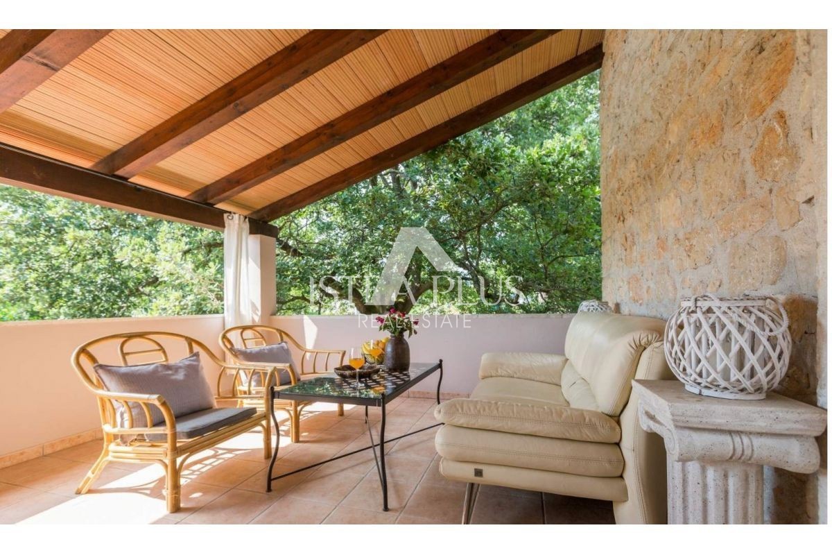 Istria, zona Parenzo - Casa indipendente con piscina immersa nella natura