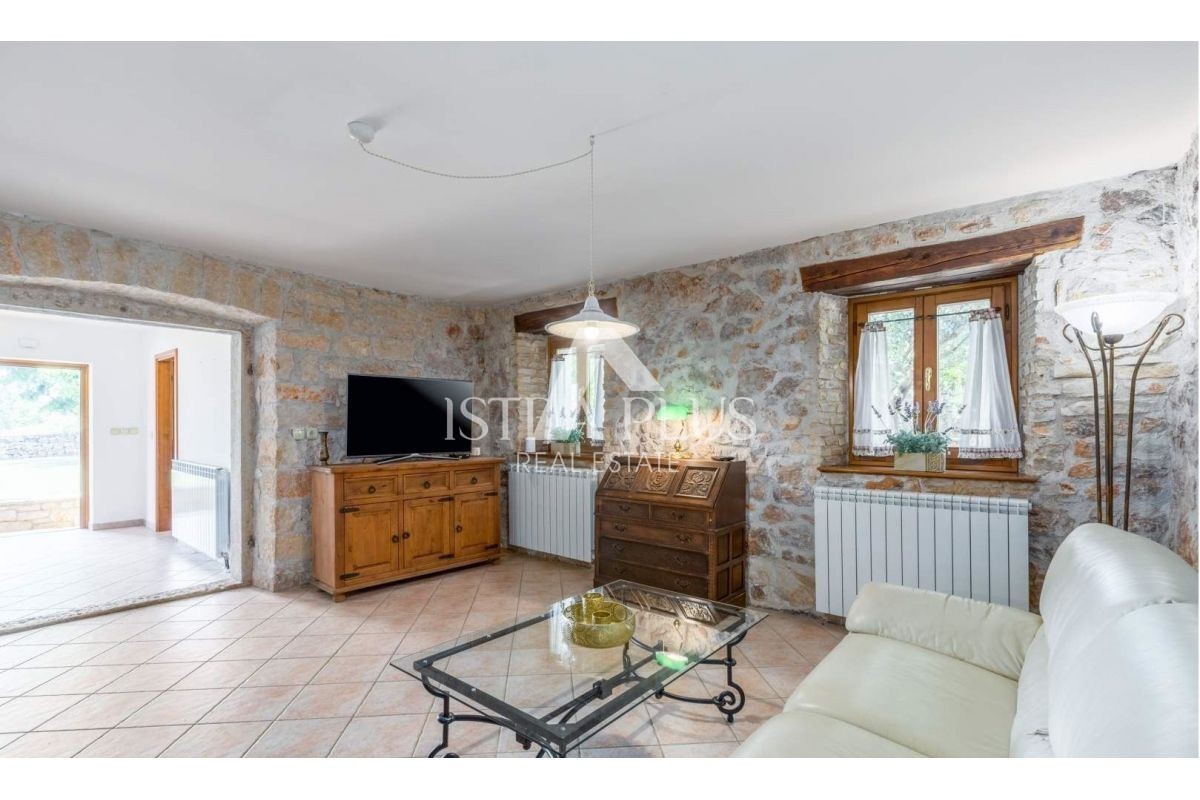 Istria, zona Parenzo - Casa indipendente con piscina immersa nella natura