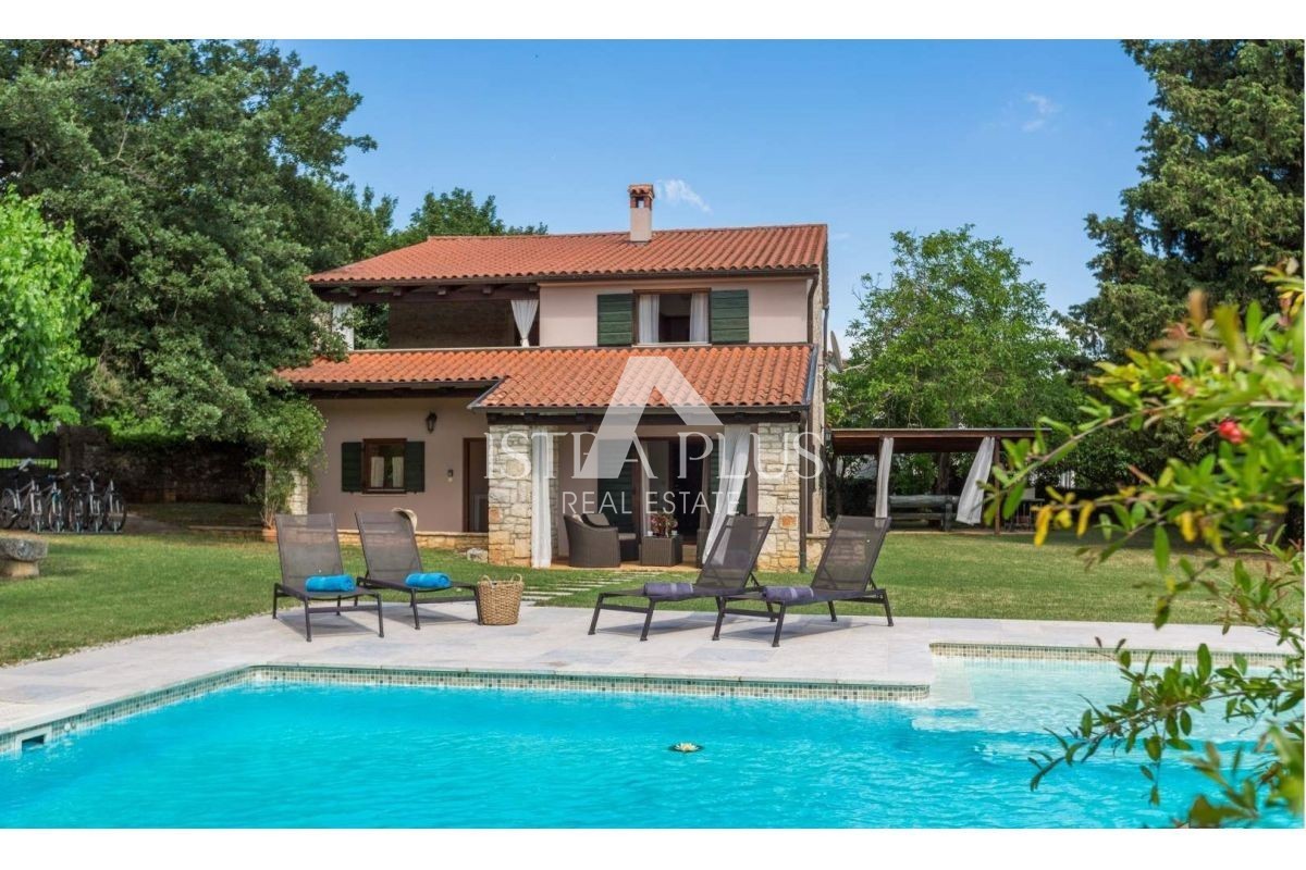 Istria, zona Parenzo - Casa indipendente con piscina immersa nella natura